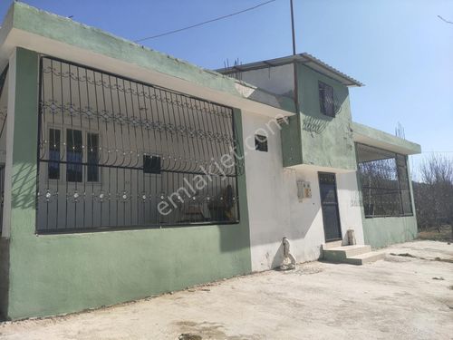  ADANA POZANTI HAMİDİYE MAH TEK KAT İKİ TANE 2+1 DAİRE VE 6300 M2 ARSASI VE MEYVE AĞAÇLARI