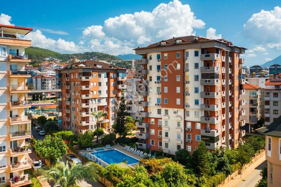  ALANYA MERKEZDE SİTE İÇERİSİNDE 2+1 MOBİLYALI SATILIK DAİRE