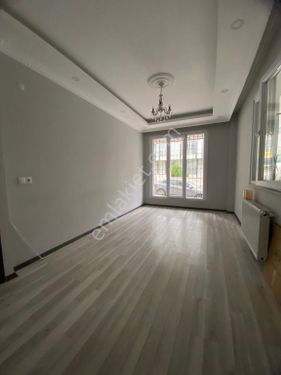 Kasım oğulları yapıdan okulların dibinde kiralık 2 + 1 yüksek giriş