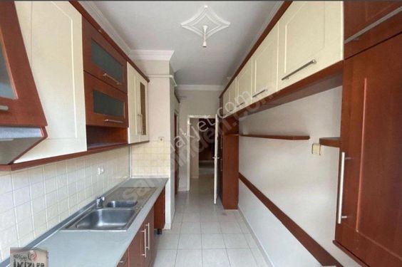 AYDINLIKEVLERDE 3+1BAĞIMSIZ SALON130m2 ARA KAT ISI YALITIMI YAPILMIŞ MERKEZİ KONUMDA