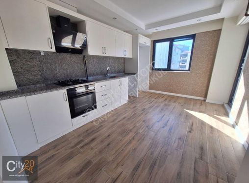 ÇAKMAK MAH. 110M2 2+1 YERDEN ISINMA GENİŞ BALKONLU KİRALIK DAİRE