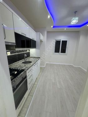 TOROS KENAN EVREN BULVARINA 2 DK İÇİ FULL YENİ YAPILI 2+1 SATILIK DAİRE