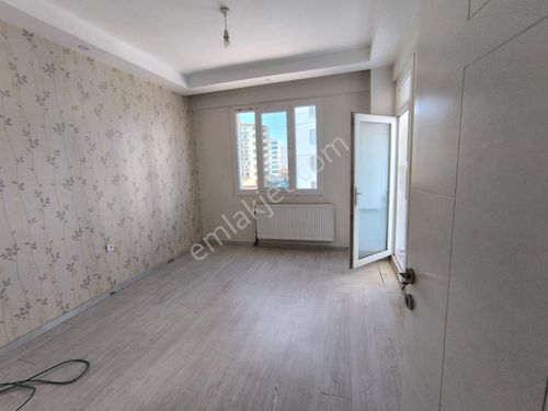 Bağcılar da kiralık 2+1 daire Dairemiz paris düğün salonunun aşağsında bulunmakta..