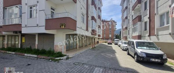 Esentepe Mahallesi İkbal Sitesinde 150 M2 Kiralık Depo