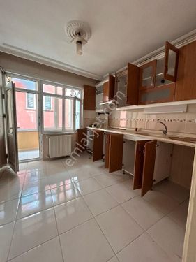 DAY HOUSE GAYRİMENKUL'DEN GAZİ MAH. KİRALIK 2+1 ARA KAT DAİRE