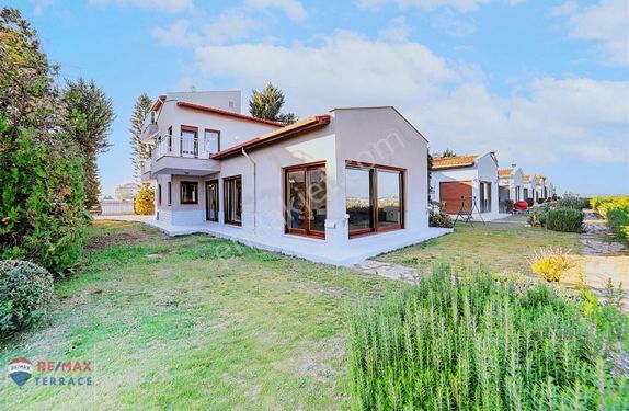 Antalya Altıntas Manzaralı Bakımlı Geniş Müstakil Kiralık Villa