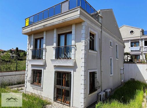 Deniz Manzaralı Satılık 3+1 Villa