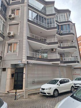 MENEMEN ESATPAŞA MH ÇARŞI MERKEZDE 4+1 KİRALIK DAİRE 