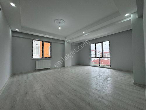  ELİT EMLAK GARIMENKULDEN TERZİ CADDESİNDE ÖN CEPHELİ 3+1 DAIRE 