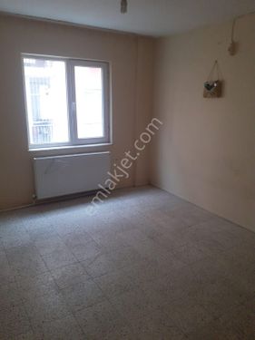 Yarhasanlar mahallesinde 3+1 doğalgazlı ara kat kiralık daire