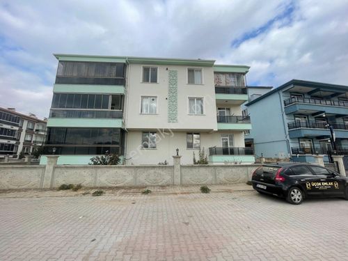  AFYON ÜÇOK EMLAKTAN MAREŞALDE KÖŞE KONUM SATILIK 4+1 LÜKS DAİRE