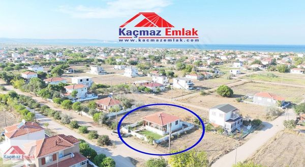 Biga Denizatı Sitesinde Satılık Müstakil Bahçeli Tek Katlı Villa