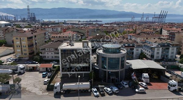 Kocaeli Körfez D-100 Cepheli 6 Katlı İş Yeri Plaza