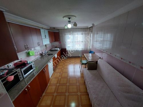 Edremit'de Cadde Üzeri 135 M2 2+1 Ayrı Mutfak Doğalgazlı Daire