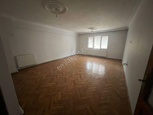 BUCA ŞİRİNYER İZBAN YANINDA 3+1 130M2 D.GAZLI KİRALIK KLASİK DAİRE