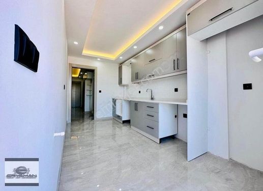 2+1 FLAT FOR SALE IN A CENTRAL LOCATION IN BEYLİKDÜZÜ KAVAKLI