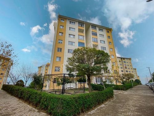 Remax Jolly | Buca Toki Konutlarında Ara Kat Kiralık 3+1 Daire