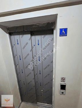 Ana Cadde Üzeri Sıfır Yapı Ara Kat Asansörlü 70m2 Geniş Daire