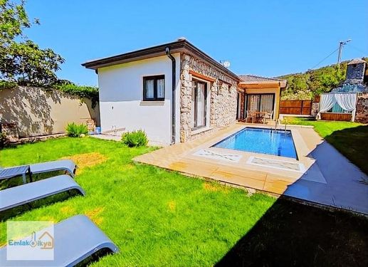 Uzun Dönem Kiralık 2+1 Müstakil Tam Korunaklı Havuzlu Villa