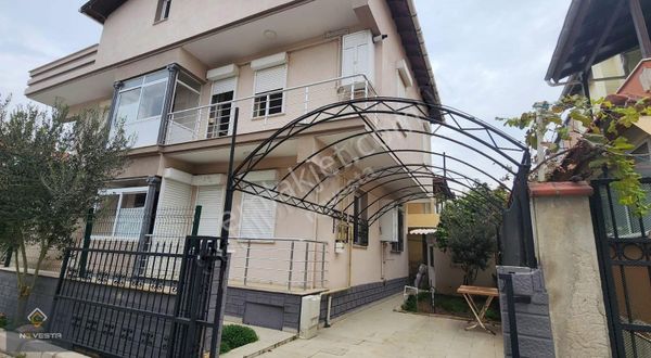 İster 2 Ayrı Daire İster Villa Güzelbahçe Yalıda Muhteşem Konum