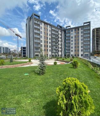 BAŞAKŞEHİR HAYATPARK REZİDANS ARA KAT PEYZAJ MANZARALI 2+1 DAİRE