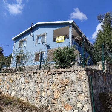 Mesut Emlak'tan Gözne De Satılık 2 Katlı Yayla Evi