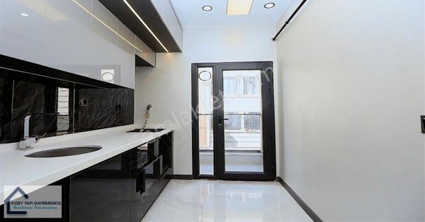 BEYLİKDÜZÜ KAVAKLIDA LÜKS SATILIK DAİRE