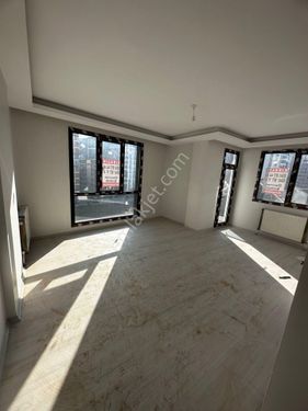  DEVRAN EMLAKTAN FATİH MAH DE KİRALIK 2+1 95 M2  6. KATTA SIFIR DAİRE 