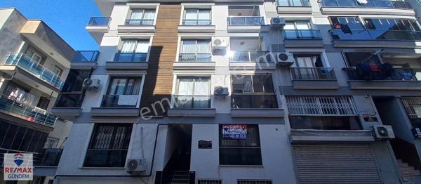 İzmir Konak Zafertepe Mahallesi 70 M2 1+1 Satılık Geniş Daire