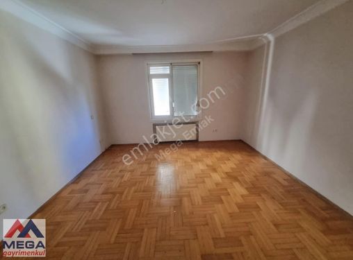 Caddebostan Bağdat Caddesi Yakın 4+1 Kombili Daire