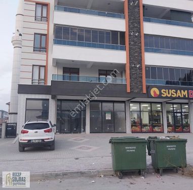 Abdürreşit Caddesinde Kiralık 120 M2 Dükkan