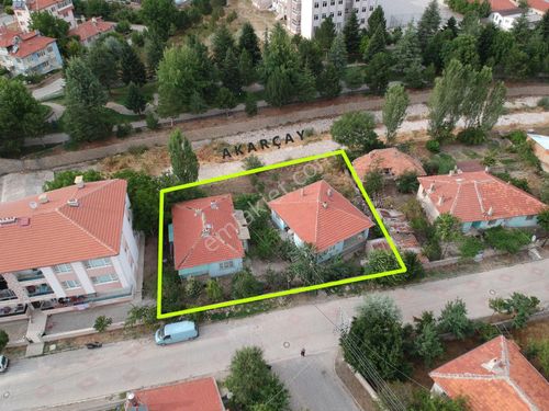 İlbey / Şuhut Kurtuluş Mah./ İçinde Müstakil İki Evi Olan Arsa