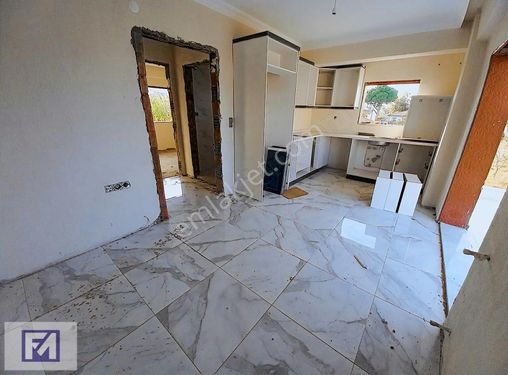 İZMİR FOÇA BAĞARASI HACIVELİDE ANAYOLA YAKIN 2+1 LÜKS DAİRE