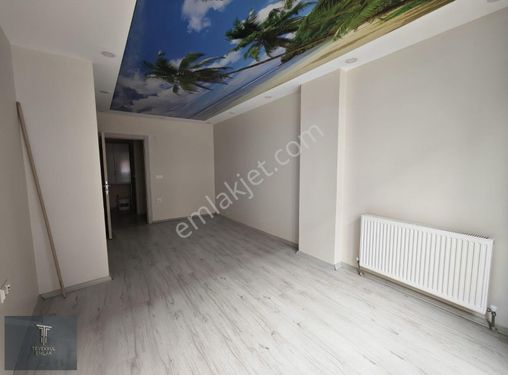 Arnavutköy merkezde kiralık 2+1 arakat Daire