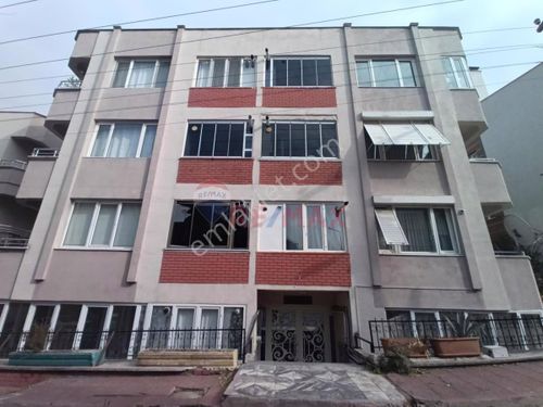 Remax İnci'den Hasan Basri Çantay Mahallesi Satılık 3+1 Daire