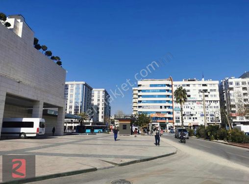 Mark Antalya Kavşakta Tabela Görünürlülüğü Olan Kiralık Ofis