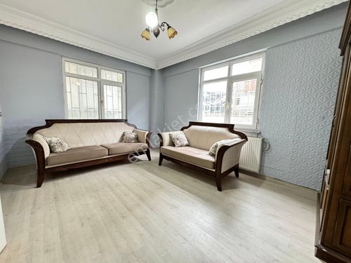 CADDE EMLAK YEŞİLOVA MAHALLESİNDE MASRAFSIZ 2+1 75 M2 ÇALIŞANA AİLEYE KİRALIK DAİRE