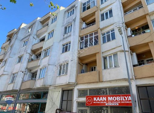 Hamdibey Mahallesinde İnönü Caddesinde 2+1 Satılık Arakat Daire