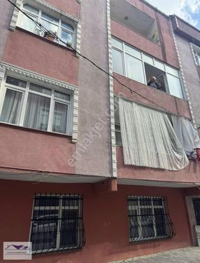 Bağcılar Demirkapı Mah 1713 Sokakta 3+1 -2. Kat 120m 2600 Bin Tl