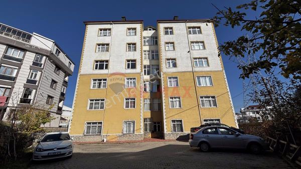 SAMANDIRA OSMANGAZİ ASANSÖRLÜ OTOPARKLI 3+1 SATILIK DAİRE