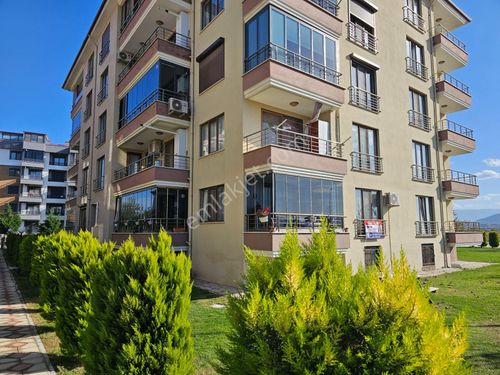 BURHANİYE BAHÇELİEVLER MAVİ ADA KARAMANLI SİTESİNDE 3+1 GENİŞ SATILIK DAİRE