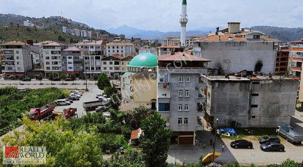 Rw Taka Gayrimenkul'den Araklı Yolgören'de Komple Satılık Bina