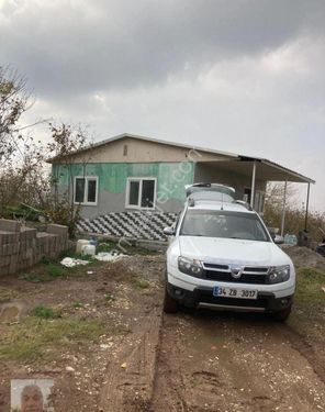 KARADENİZ EMLAK TAN HENDEK ÇAMLICA-HARAKLI DA SATILIK 1.707 M2 İÇİNDE EVİ OLAN  ARSA