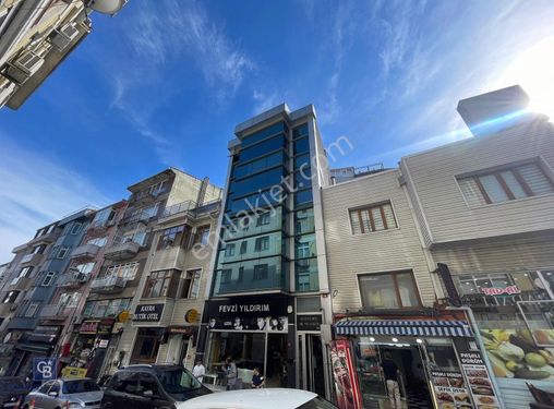 Kadıköy Merkezde Asansörlü Genç Binada Satılık 1+1 Ofis