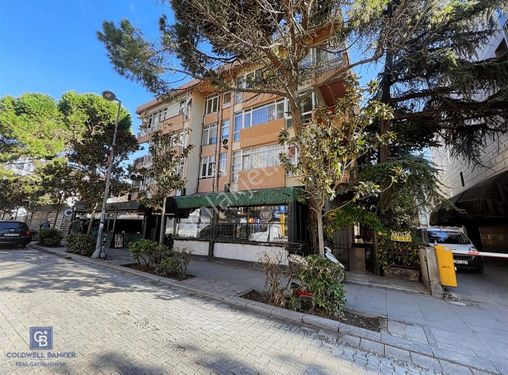 Caddebostan Barlar Sokağı Ön Kullanımlı Bacalı Kiralık Dükkan