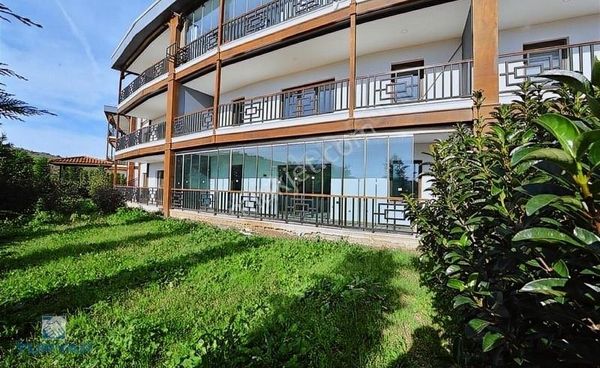 Havuzlu Sitede 2+1 Bahçeli Bahçe Katı Kiralık Daire