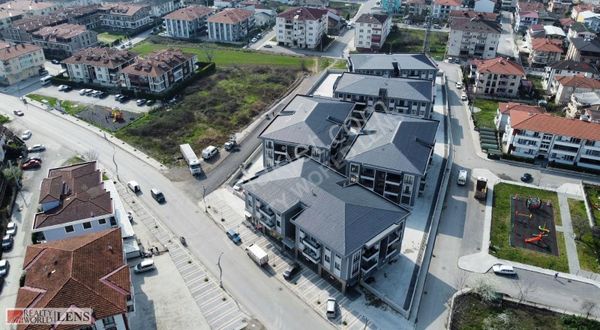 ADAPAZARI YAĞCILAR'DA LÜKS SİTEDE 140 m2 / 3+1 FIRSAT DAİRE !