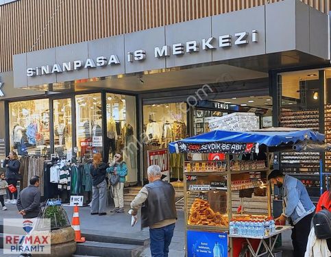 Beşiktaş Sinanpaşa İş Merkezinde 25 M2 Satılık Dükkan