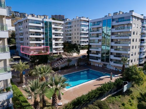 İzmir Kordelya Sitesi Havuzlu,otoparklı, Satılık 3+1 Lüx Daire