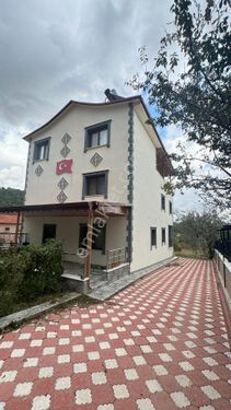 Beyaz Gayrımenkulden Satılık 5+2 Tripleks